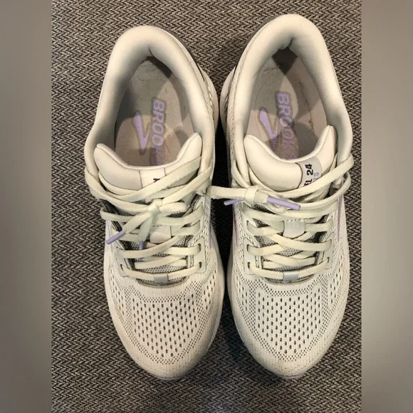 Brooks Women’s Ariel GTS 24 Shoes - Picture 3 of 16